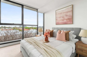 A Cozy 2BR Home Next to The Yarra River